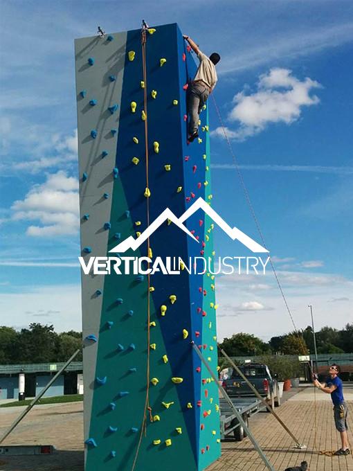 Mobile climbing structure on trailer for rent or for sale : buy an indoor  or outdoor mobile climbing wall on trailer with the bouldering and rock  climbing wall rental